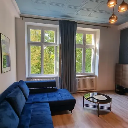 Luxury Three-Bedroom Apartment Teplice Exterior photo