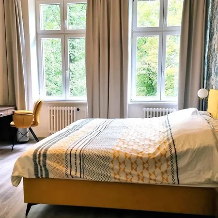 Luxury Three-Bedroom Apartment Teplice Exterior photo
